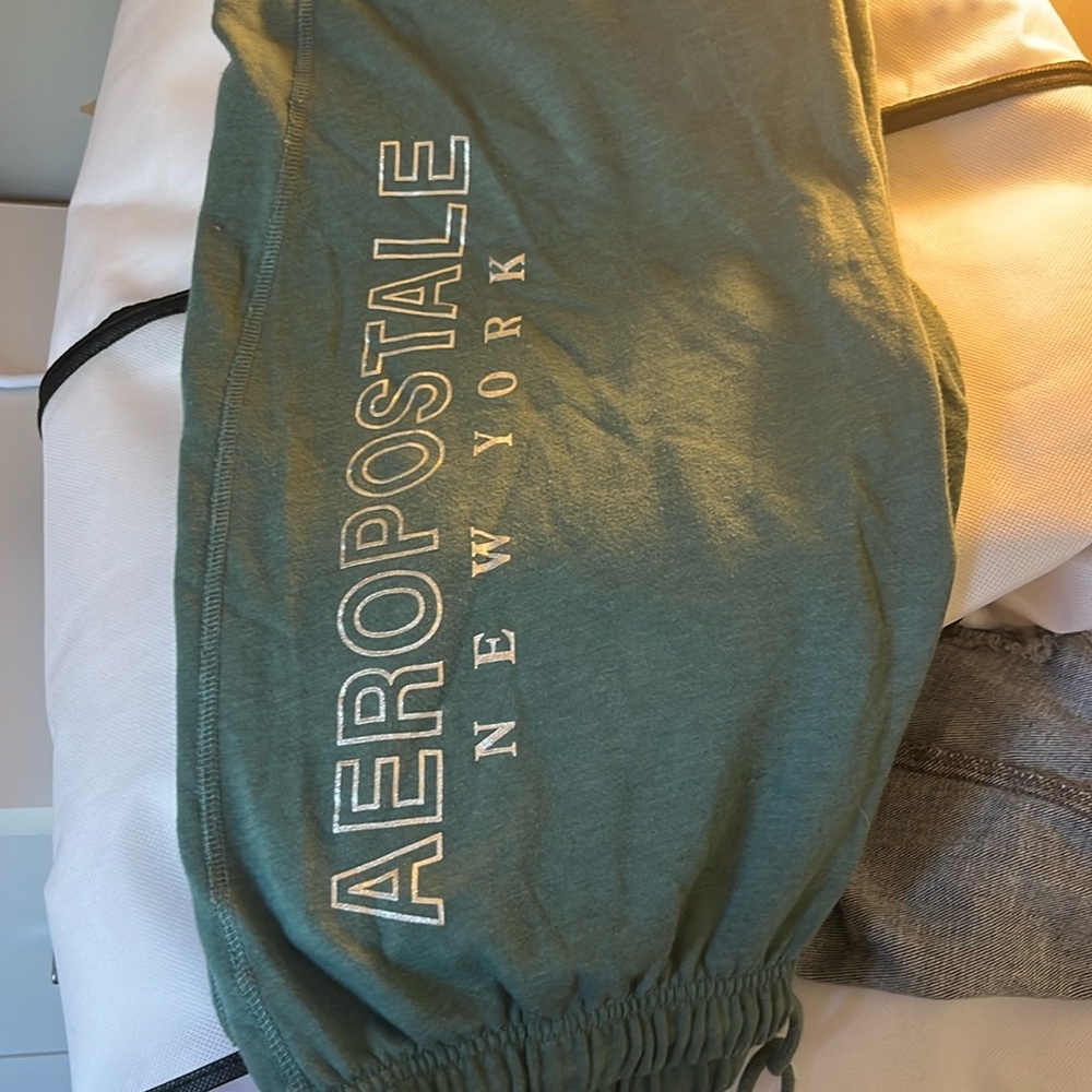 Size lg Aeropostale sweatpants. Worn twice no rips no stains